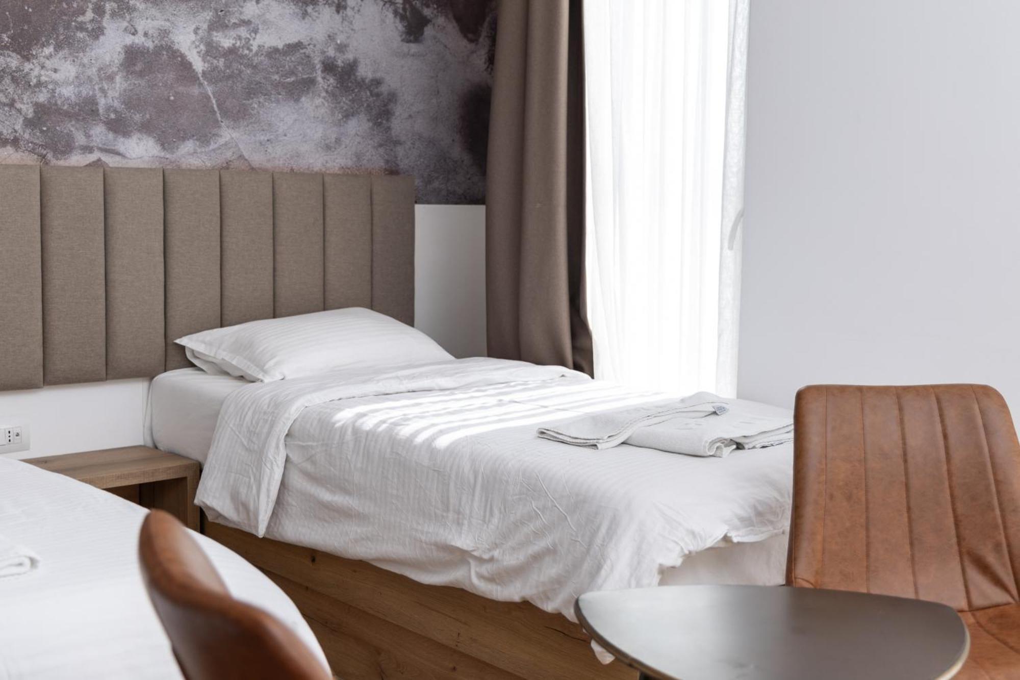 Roadside Hotel Lipjan Экстерьер фото