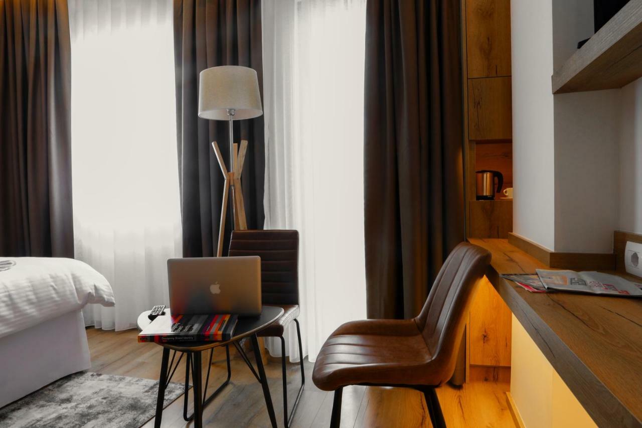 Roadside Hotel Lipjan Экстерьер фото